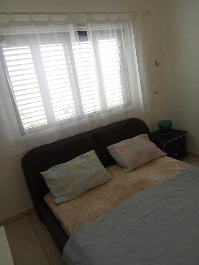 2 Bedroom Apartment In Makenzi Larnaca Bagian luar foto