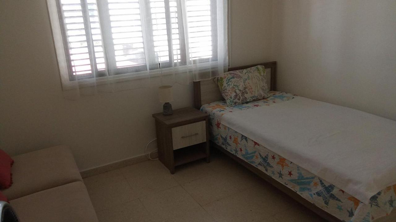 2 Bedroom Apartment In Makenzi Larnaca Bagian luar foto