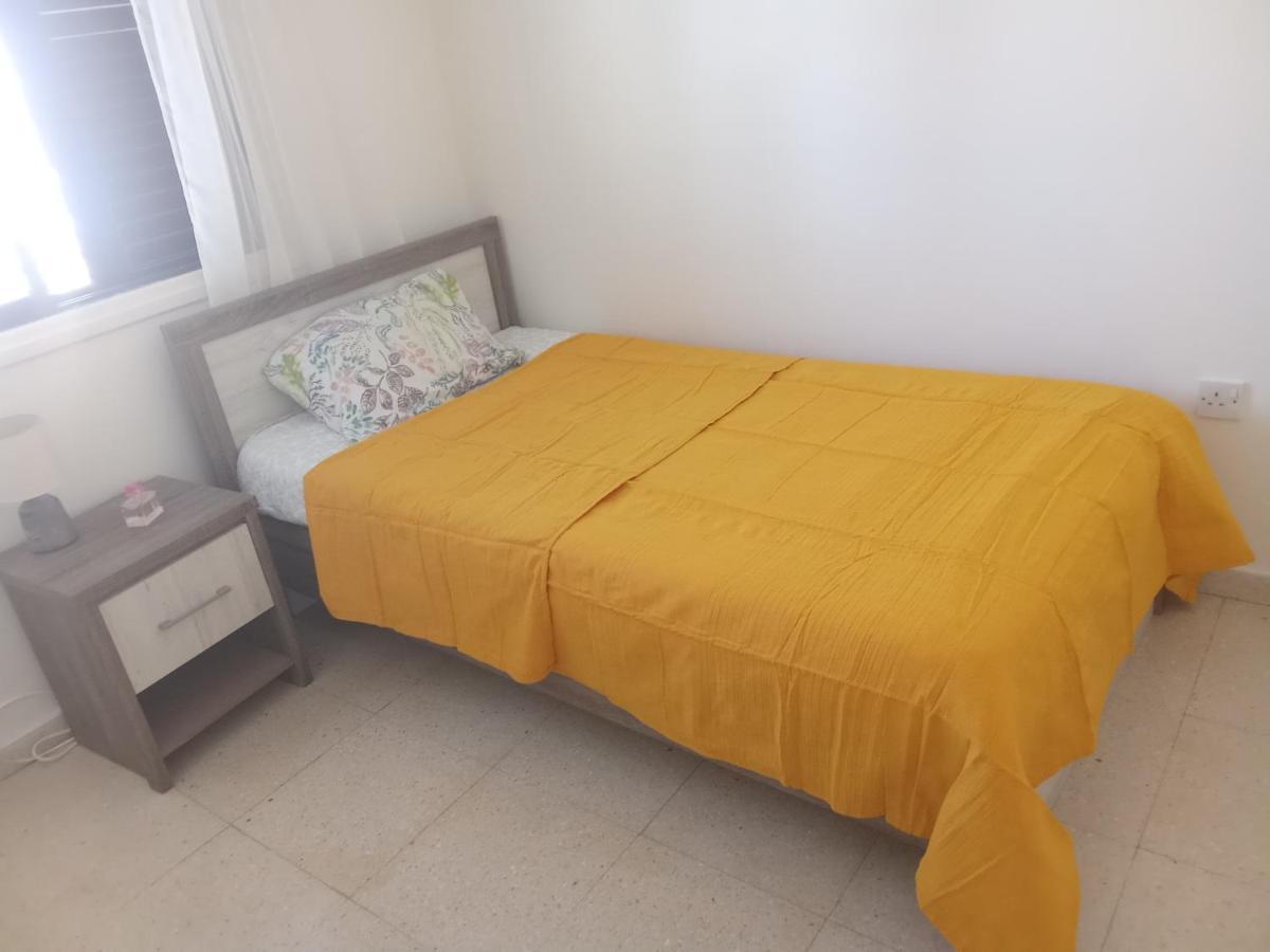 2 Bedroom Apartment In Makenzi Larnaca Bagian luar foto